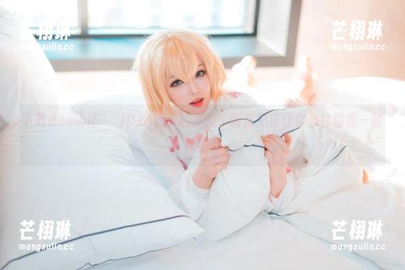 下载Bambi(밤비)DJAWA的美图，调皮黑猫让你心甘情愿一脸花痴！