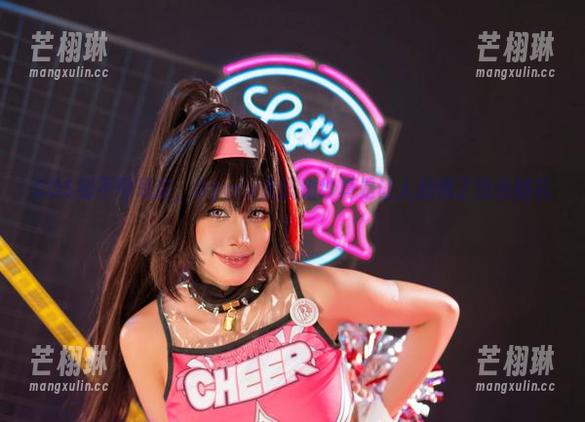 COS到不可思议，Byoru大凤婚纱真是让人后悔了没去婚礼！