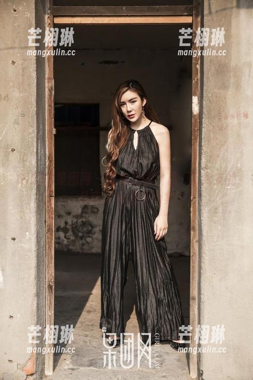 GIRLT果团网 - 隐秘花园：龚玥菲女友的私密写真图片合集