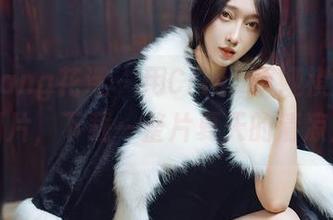 HuaYang花漾 – 用Cris_卓娅祺的泳衣图片，下载一整片夏天的清凉！