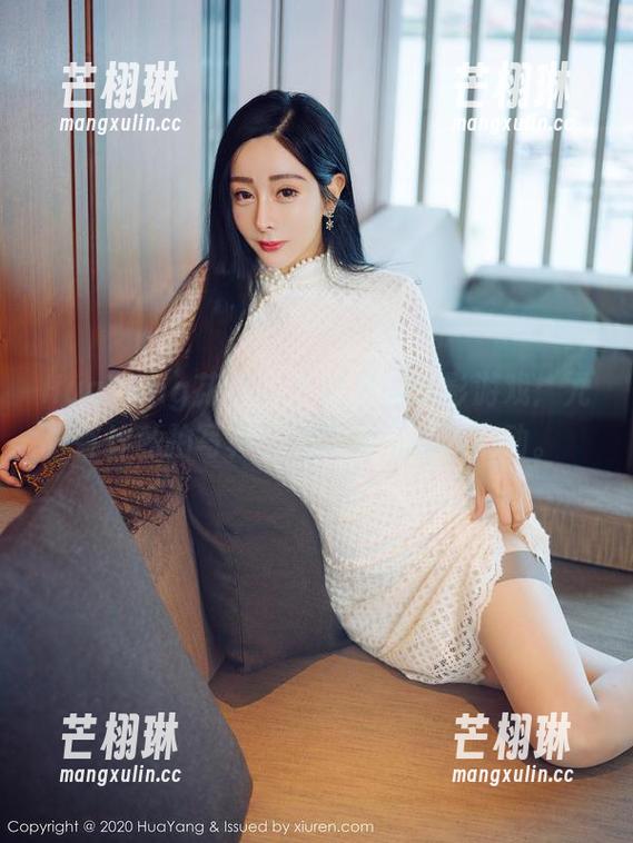 HuaYang花漾 - 教室里的光影游戏：尤妮丝私拍写真，随意却又让人心动。