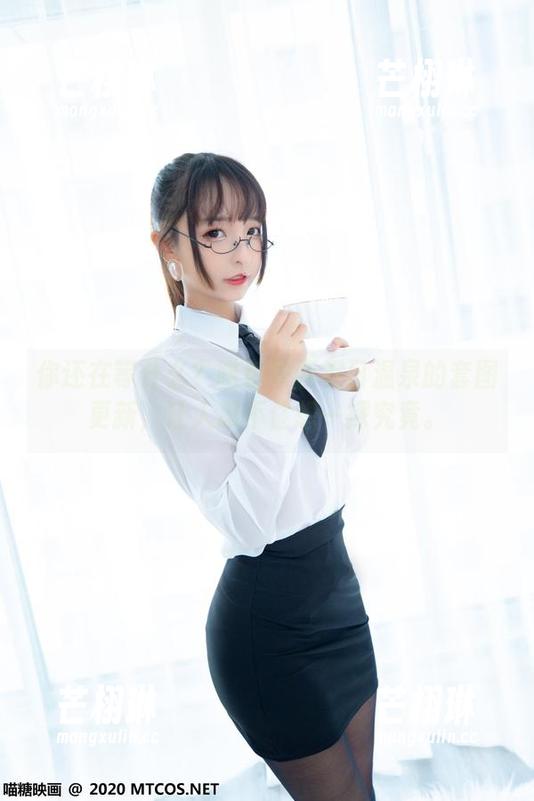 你还在等什么？喵糖映画夏日温泉的套图更新，让人忍不住想一探究竟。