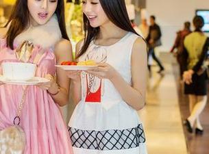 QingDouKe青豆客 – 黄梦羡的泳池时光：定制图片让你心动，简直像在水中放飞自我！