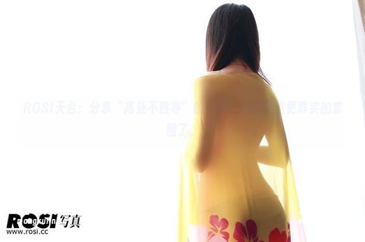 ROSI ROSI天台:分享“高处不胜寒”的写真,没有比这更真实的套图了。