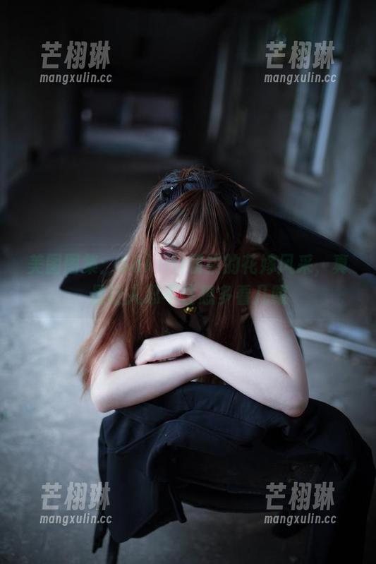 美图图集：Sakiiii翎柒的花嫁风采，真是让人忍不住想多看几眼