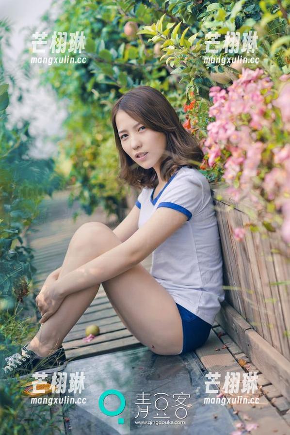 TGOD推女神 - 岑苑之barbiebaby夏天资源：光线、微风，还有我若隐若现的身影！