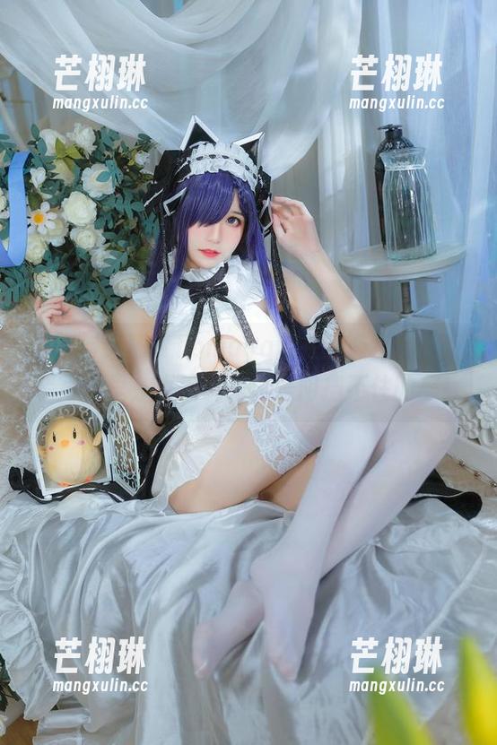 冲浪与柴郡：Tomoyo酱在碧蓝航线的泳装写真里，海浪说：真是阻挡不住的美！