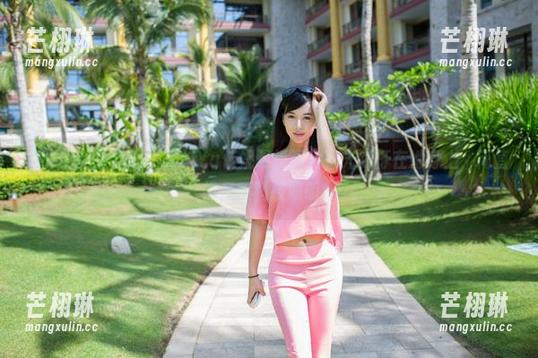 TuiGirl推女郎 - 精选Yu佳妮眼镜图片，光线打在她身上，简直像是黑科技照明！