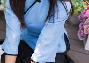 UGirls尤果网 – 下载张栩菲的浴缸专属套图，你绝对不想错过的诱惑