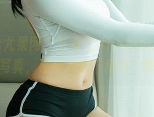 UGirls尤果网 – 下载飞Angelababy的圣诞写真，感受她的“精彩”瞬间！