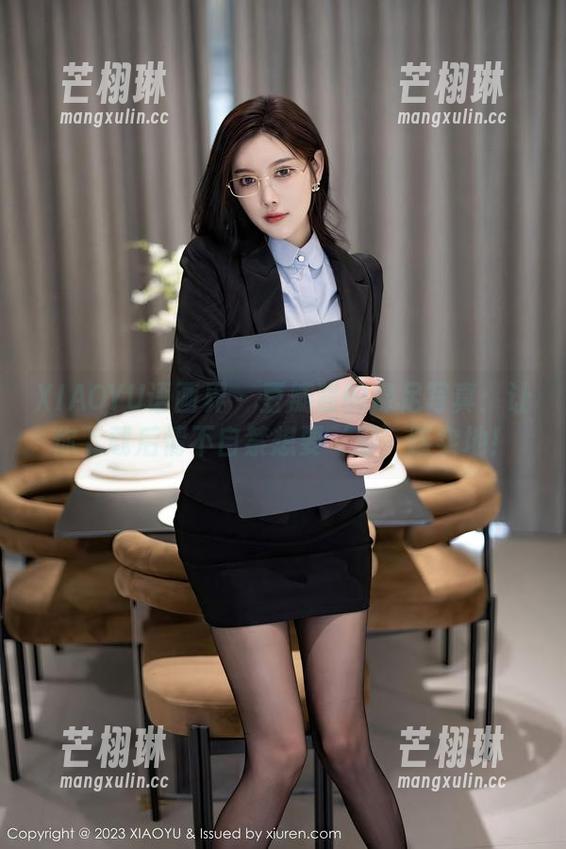 XIAOYU语画界 - 豆瓣酱的裸足写真：让你下载后情不自禁想要‘脚’踏实地！