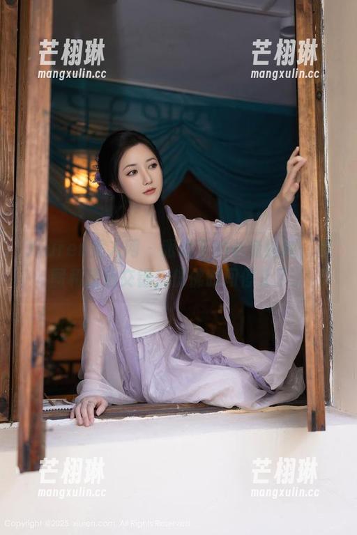 Xiuren秀人网-小兔纯纯 Xiuren秀人网 - 眼镜下的小兔纯纯,原图和精选交错,仿佛时间停止了。