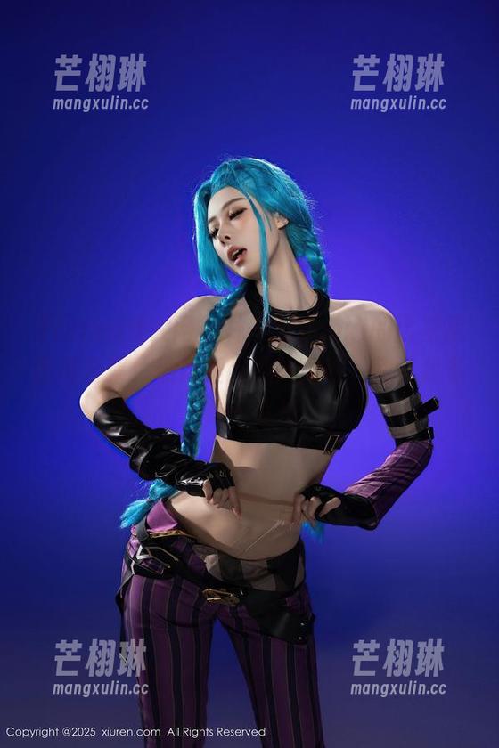 Xiuren秀人网-林文文yooki Xiuren秀人网 - 林文文yooki的比基尼写真合集:热辣但又不失柔和,就让我多看一会儿