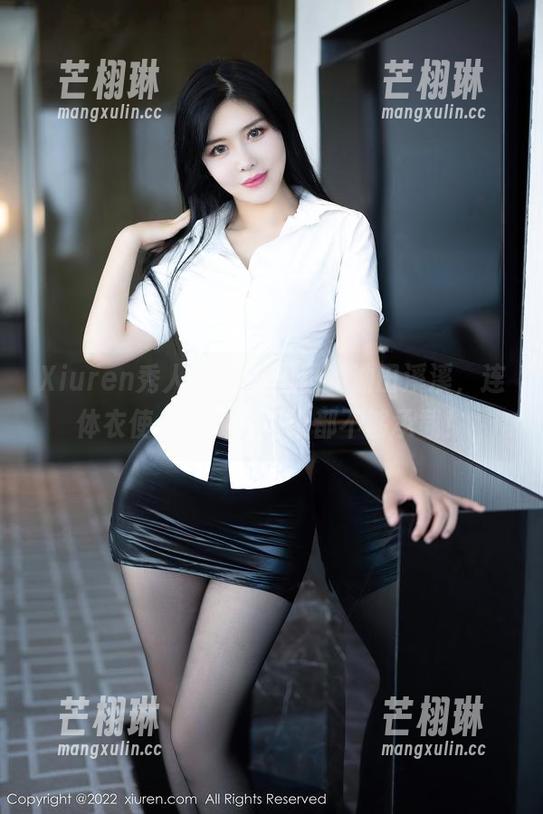 Xiuren秀人网 - 原图里的油田溪溪，连体衣使人心动，壁纸都不够承载！