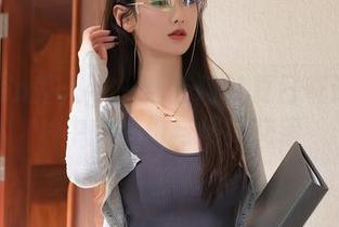 Xiuren秀人网 – 苏苏阿的夏日奇遇：图片中的梦幻与现实交错