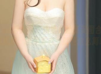 Xiuren秀人网 – 虞姬儿油亮美图合集：完美肌肤，唯美姿态，就是这么简单！