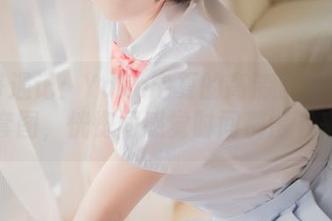 夏日奇遇记：Yoko宅夏的高清索尼子本毛衣套图，恍惚间感觉时间都慢下来。