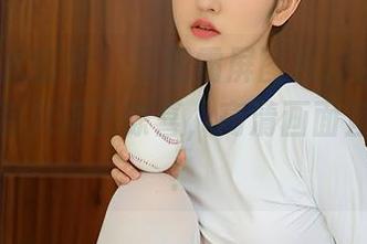 YouMi尤蜜荟 – 易阳霸屏图包，让你每一次划屏都充满了惊喜，高清画面直击心窝！