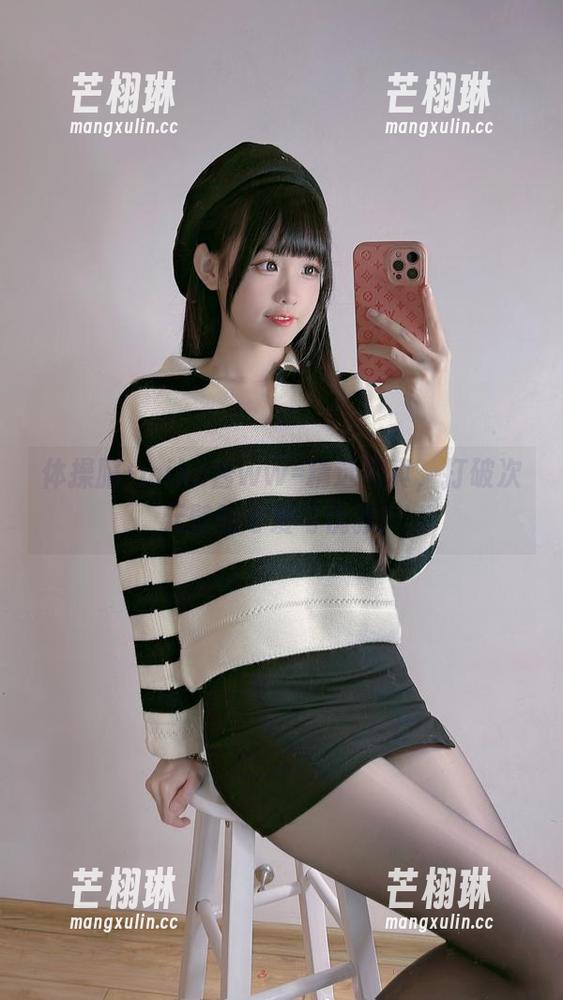 体操服+miko酱ww=精选写真，打破次元壁的可爱与优雅！