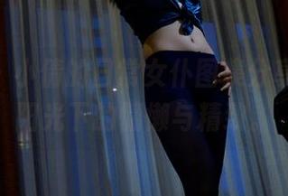 pans – 小倩的日常女仆图集分享：清晨阳光下的慵懒与精致。