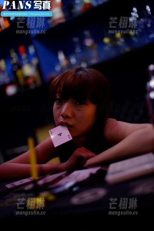 pans - 诗诗女仆在线：每张图片都像是在说‘快来看我’！