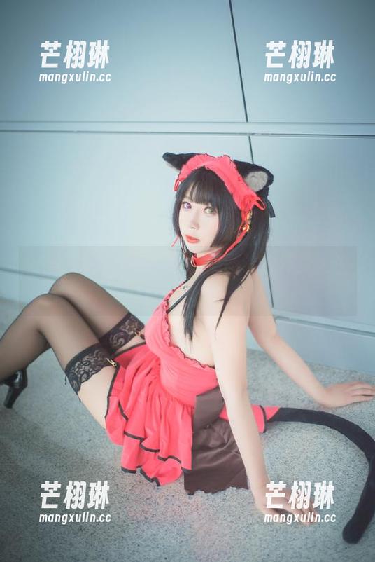 w黑米粥w制服：最新美图让你怀疑人生的系数又加一！