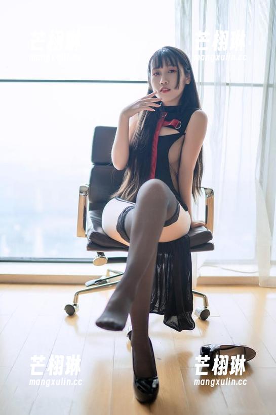 不呆猫的和服写真，艺术与魅惑的微妙平衡，真让人想深入探索。