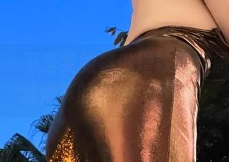 微密圈 – 不爱笑的赛琳婚纱免费原图：难道她真的是仙女下凡？