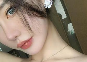 微密圈 – 私拍特辑：不爱笑的赛琳的渔网带钻连体袜，证明了女生绝对是个无底洞：买买买！
