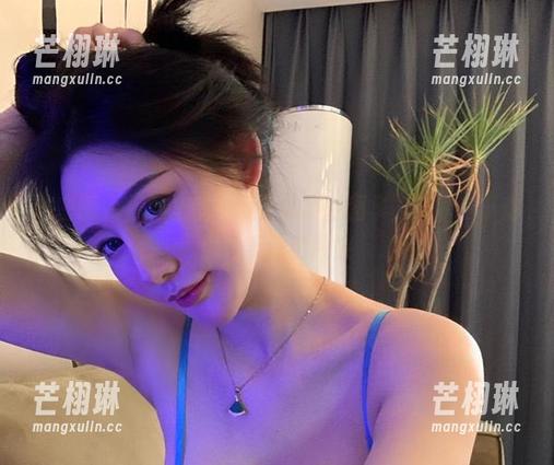 不爱笑的赛琳 微密圈 - 校服里的不爱笑的赛琳图集,分享一下这份青春的朦胧感