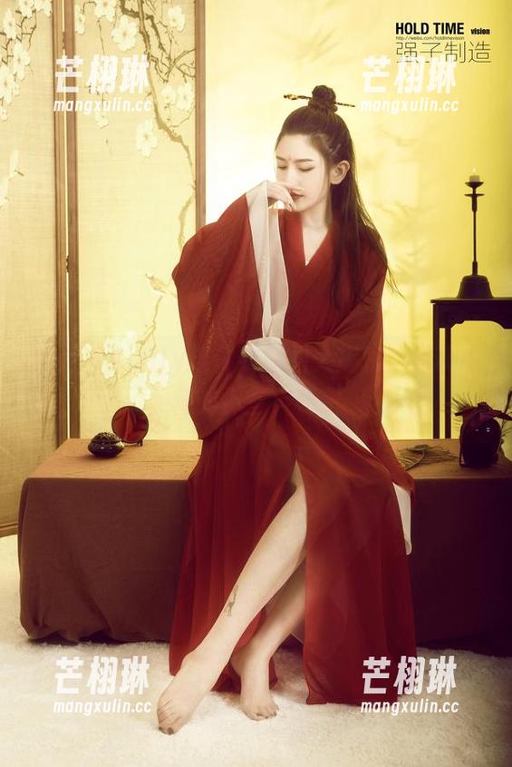 丽柜 - Amily连体衣原图大揭秘：写真中藏的那些小秘密