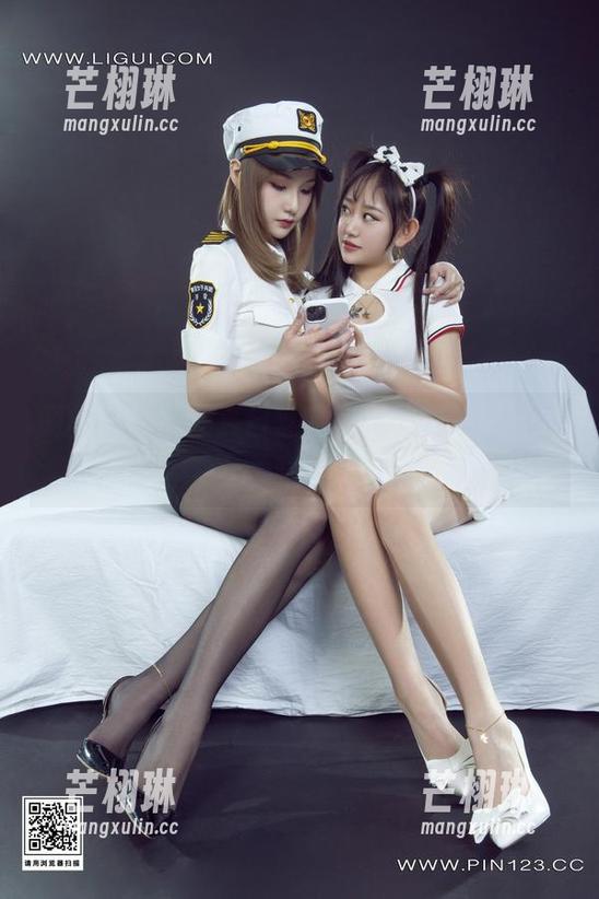 丽柜 - 汐汐的夏日丝足写真图册：踩踏花海，心情飘扬