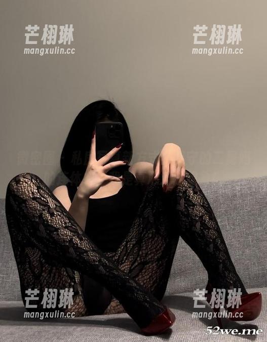 微密圈 - 私房写真新方式：保守的二舅妈的连体衣，我是真心无法想象！