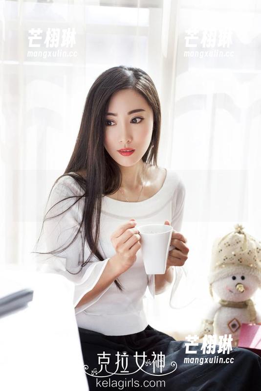 克拉女神 - 再忙也别偷懒，佳莹运动图包精选，隔着屏幕也能感受热量！