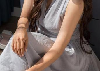 克拉女神 – “死库水中的苏可可：写真要你一饱眼福”——光影里的温柔