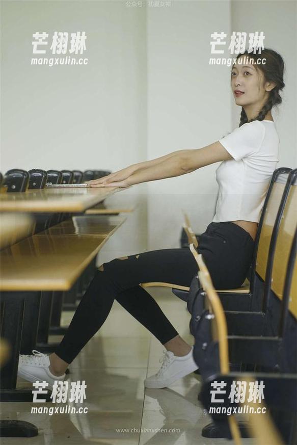 初夏女神 - 溜冰女孩双双的轻盈舞步作品集，分享点滴冬日梦！