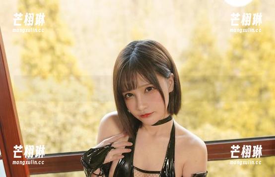 探索千夜未来的作品，修道女悄悄吐露的秘密和迷离的眼神。