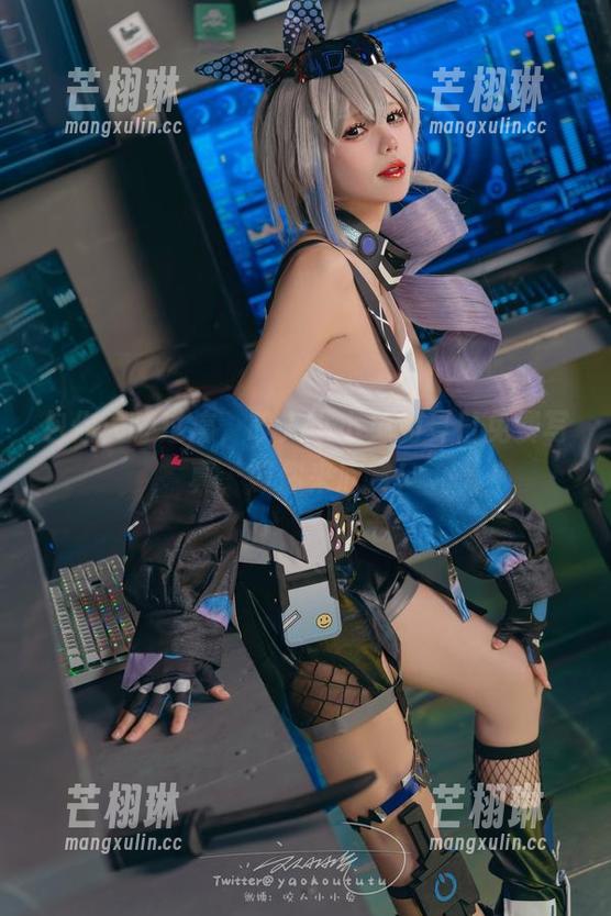 包你大呼过瘾，咬人小小兔的夏日免费写真，等你来欣赏！