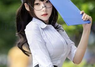 小露VS坏露露香宝：比基尼自拍美图中的那些背后小心思！