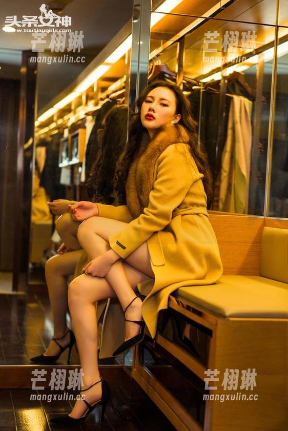 头条女神-蔡楠 头条女神 - 蔡楠海边全集:每一张都是‘我在大海边转圈圈’的精彩瞬间!