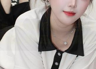小众视觉 – 偷偷告诉你，兰兰的礼服私拍，其实后面小故事还挺让人浮想联翩的！