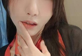 微密圈 – 小玉吃果冻的黑白美图，最新力作，来看看这颜色的世界对比有多疯狂