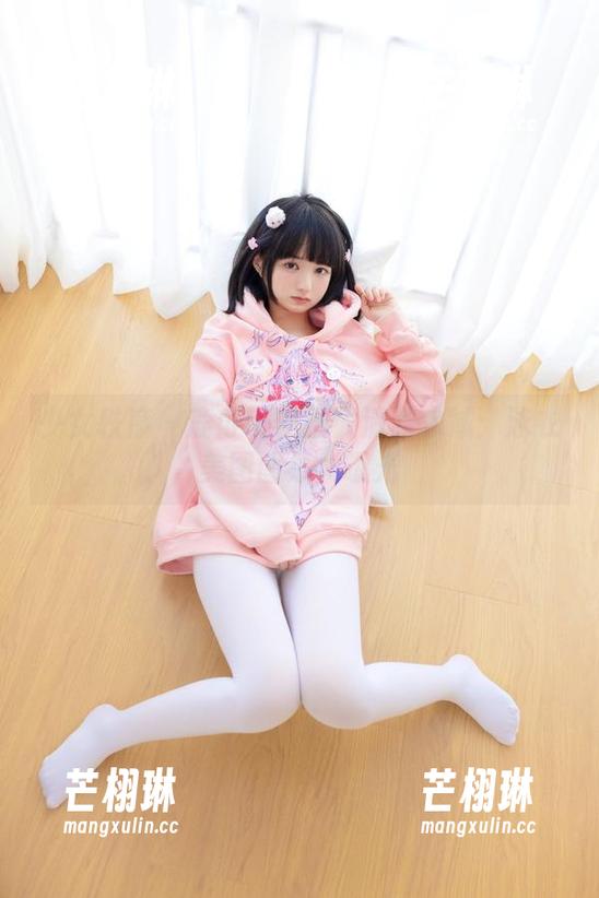 少女秩序 - 鹿可带你潜入清澈水域：泳衣美图图集大曝光