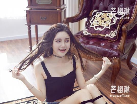 尤物馆 - 想看仓井优香的礼服？图集下载给你一整夜的瞩目时光！
