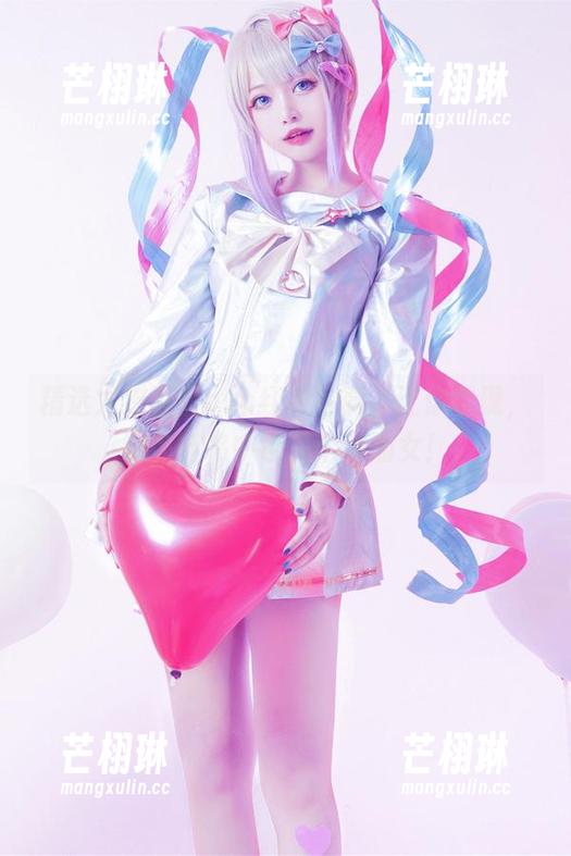 精选尤猫醒醒ovo红裙写真，让你发现，她在喵呜中也是个小仙女！