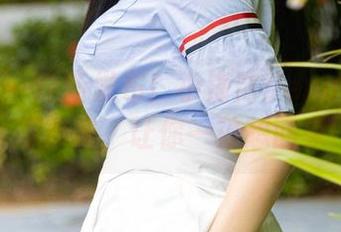 尤蜜荟 – 最新发布！小海臀Rena的居家写真集，让你一秒想回家