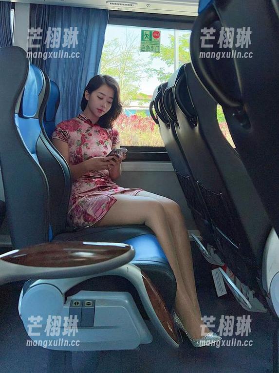 微密圈 - 张老师的礼服奇谈：作品集更新，每一件都有故事等你来发现！