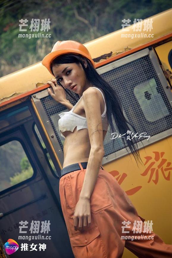 推女神 - 看刘钰儿的秘书系列：高清原图，这表情，分明想偷懒啊！