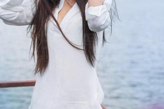 推女神 – 吕梦玉高清写真集：美足与阳光的邂逅，初夏的悸动