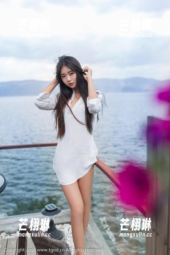 推女神 - 吕梦玉高清写真集：美足与阳光的邂逅，初夏的悸动